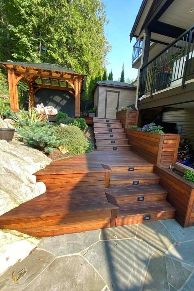 18 Cozy Small Backyard Deck Ideas Made For Slowing Down and Stay a While smallhometours.com 12 1