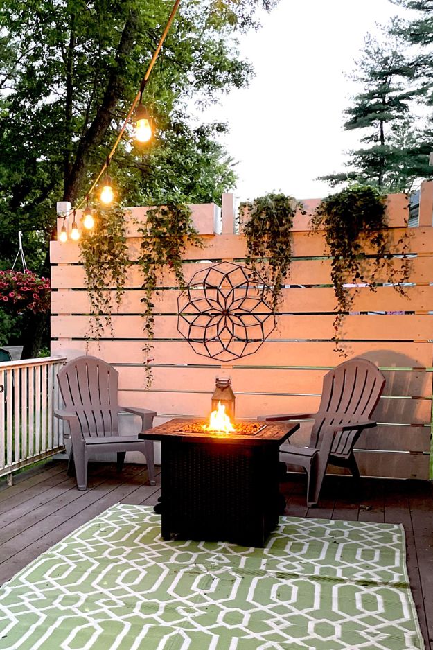 18 Cozy Small Backyard Deck Ideas Made For Slowing Down and Stay a While smallhometours.com 8