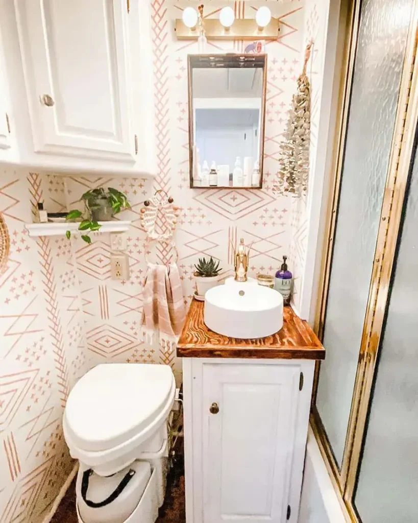 21 Beautiful Small Camper Bathroom Remodel Ideas to Inspire Your Space smallhometours.com 5
