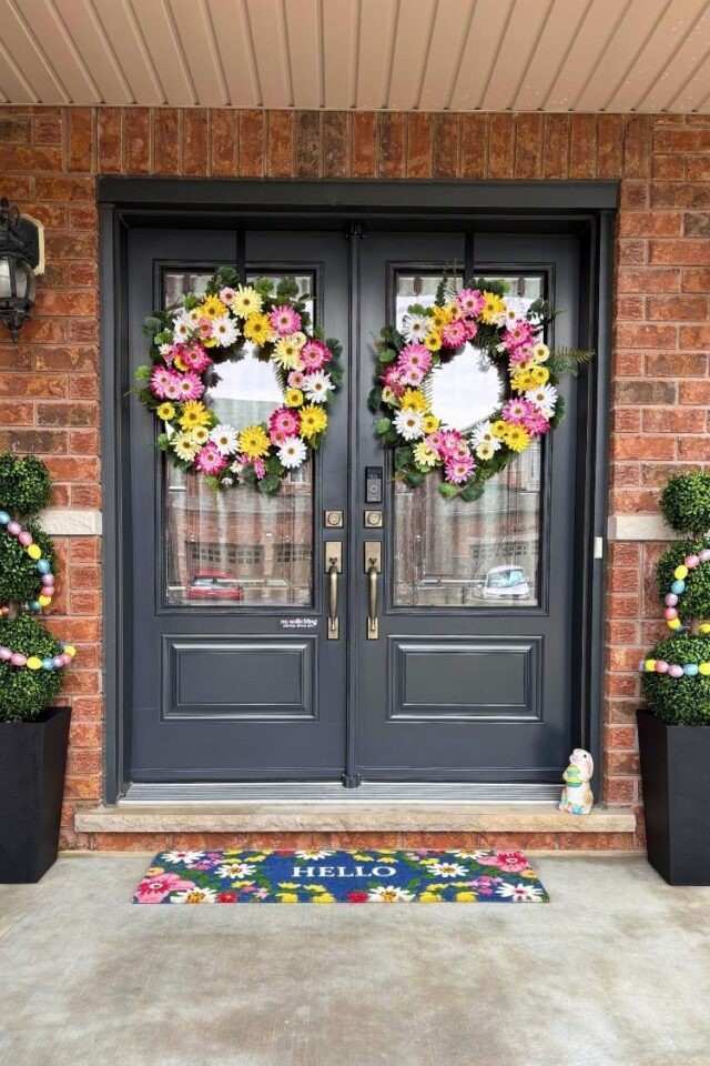 24 Charming Small Front Porch Decorating Ideas on a Budget That Feel Warm Cozy and Loved smallhometours.com 19