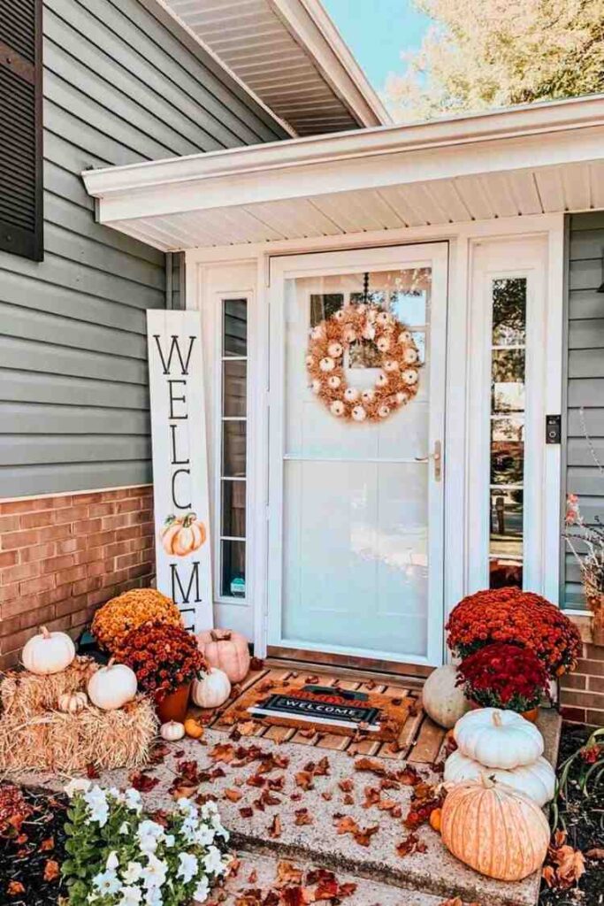 24 Charming Small Front Porch Decorating Ideas on a Budget That Feel Warm Cozy and Loved smallhometours.com 5 3
