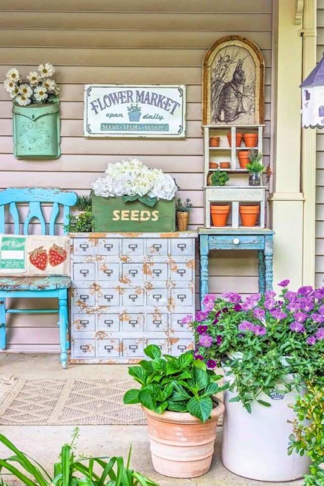 24 Charming Small Front Porch Decorating Ideas on a Budget That Feel Warm Cozy and Loved smallhometours.com 9 1