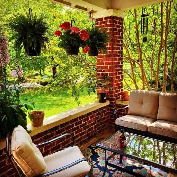 26 Cozy and Charming Small Front Porch Ideas Youll Love For Every Season smallhometours.com 18