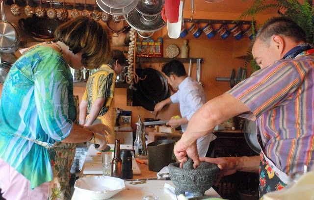 28 Rustic Mexican Outdoor Kitchen Decor Ideas with Beautiful Spanish Hacienda Design smallhometours.com 13