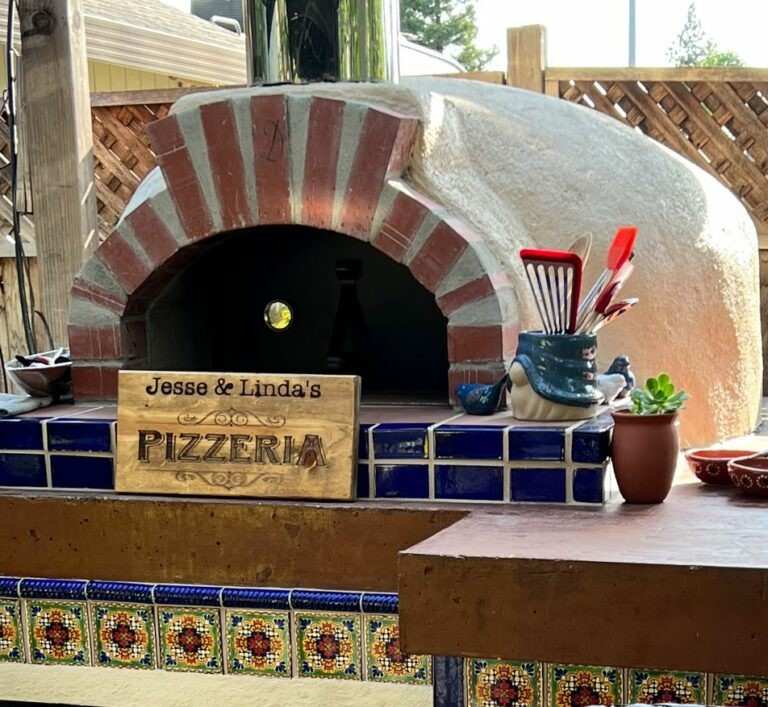 28 Rustic Mexican Outdoor Kitchen Decor Ideas with Beautiful Spanish Hacienda Design smallhometours.com 3