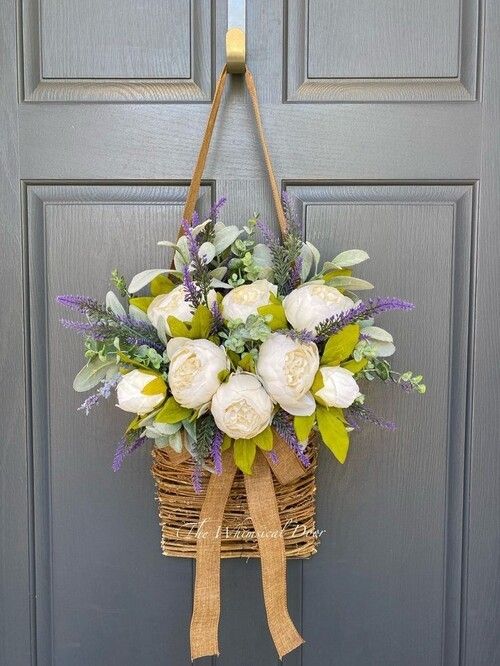 30 Creative DIY Easter Wreath Ideas For Your Front Door to Brighten Your Home This Spring smallhometours.com 10