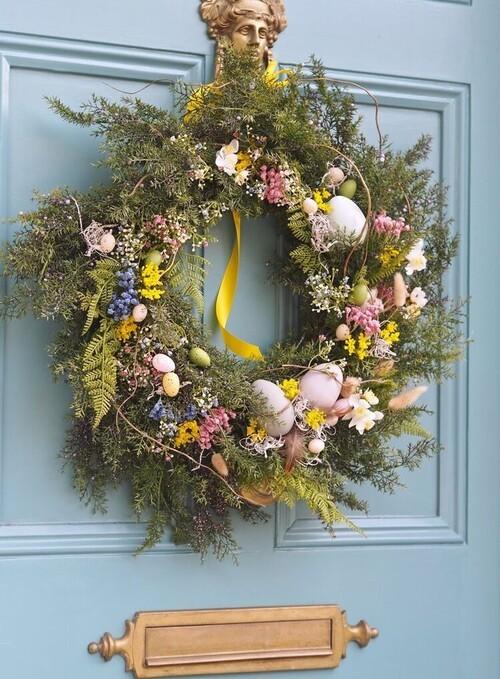 30 Creative DIY Easter Wreath Ideas For Your Front Door to Brighten Your Home This Spring smallhometours.com 19