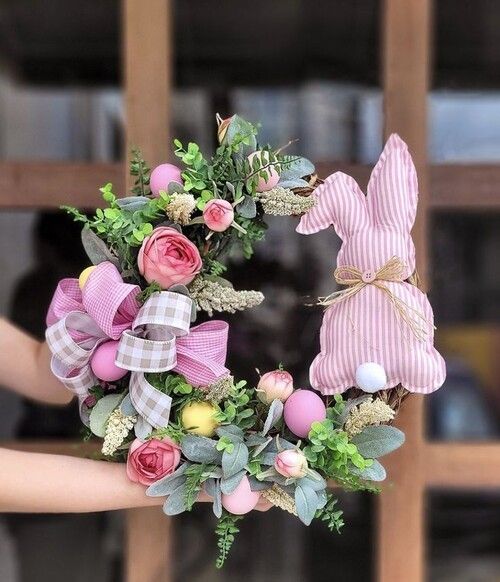 30 Creative DIY Easter Wreath Ideas For Your Front Door to Brighten Your Home This Spring smallhometours.com 28