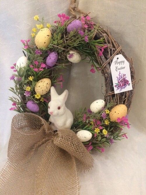 30 Creative DIY Easter Wreath Ideas For Your Front Door to Brighten Your Home This Spring smallhometours.com 9