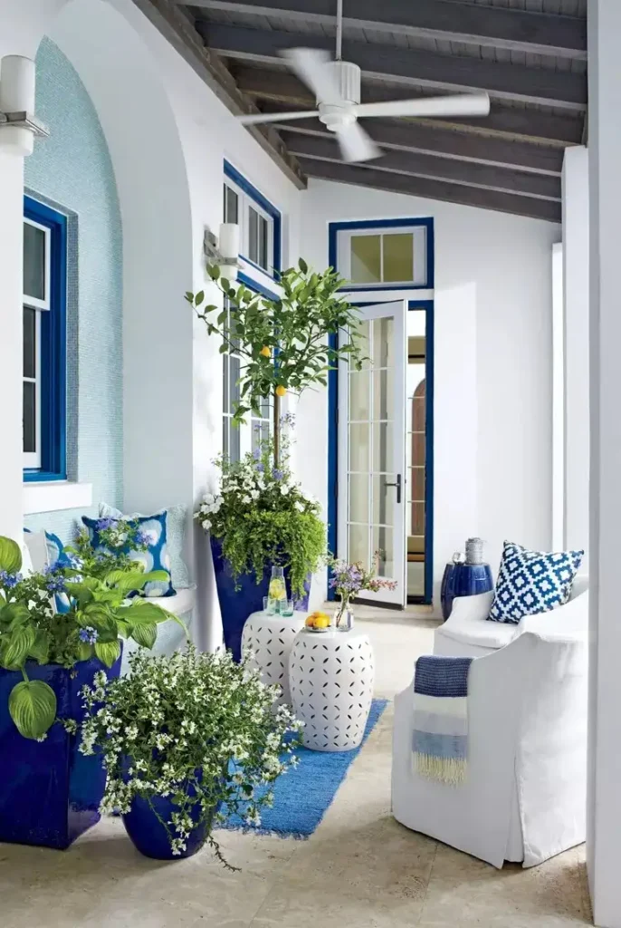 53 Colorful Front Porch Planter Ideas To Brighten Your Spring smallhometours.com 16