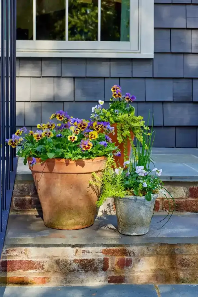 53 Colorful Front Porch Planter Ideas To Brighten Your Spring smallhometours.com 18