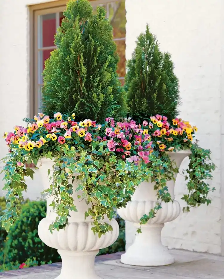 53 Colorful Front Porch Planter Ideas To Brighten Your Spring smallhometours.com 22