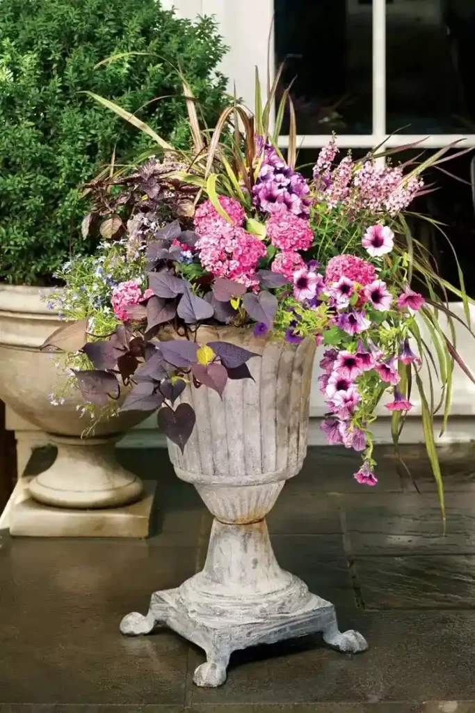 53 Colorful Front Porch Planter Ideas To Brighten Your Spring smallhometours.com 29