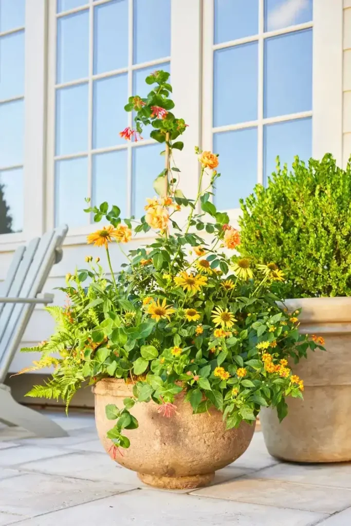53 Colorful Front Porch Planter Ideas To Brighten Your Spring smallhometours.com 36