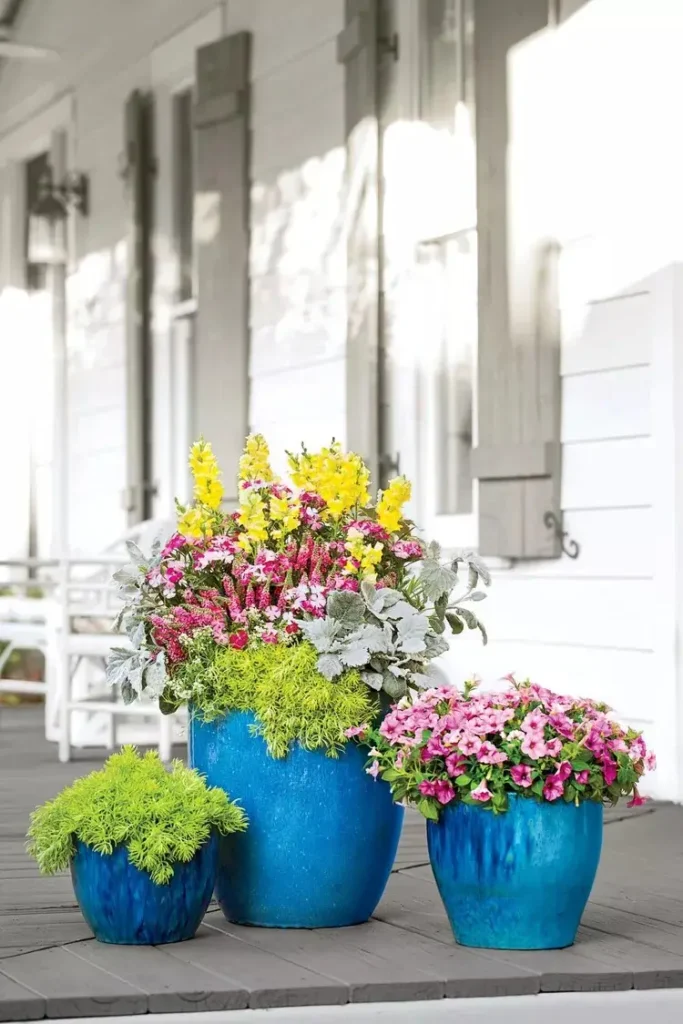 53 Colorful Front Porch Planter Ideas To Brighten Your Spring smallhometours.com 4 1