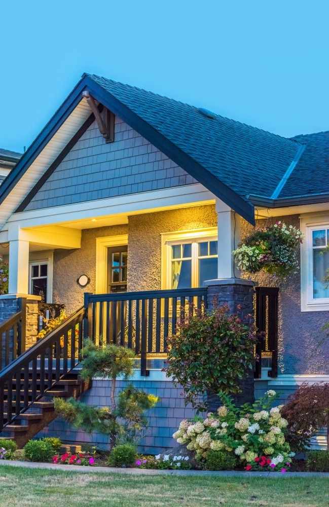 Beautiful Front Yard Landscaping Ideas For Spring smallhometours.com 2