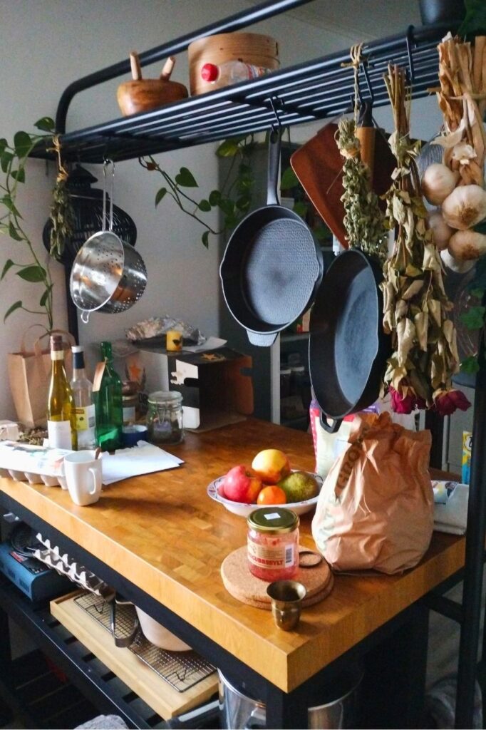 Charming Easter Kitchen Island Ideas Youll Love This Spring smallhometours 21