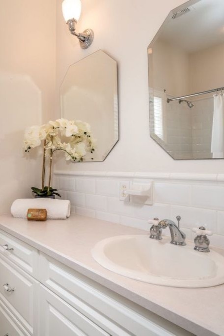 16 Best Sherwin Williams Paint Colors for a Master Bath That Feels Like a Spa smallhometours.com 4