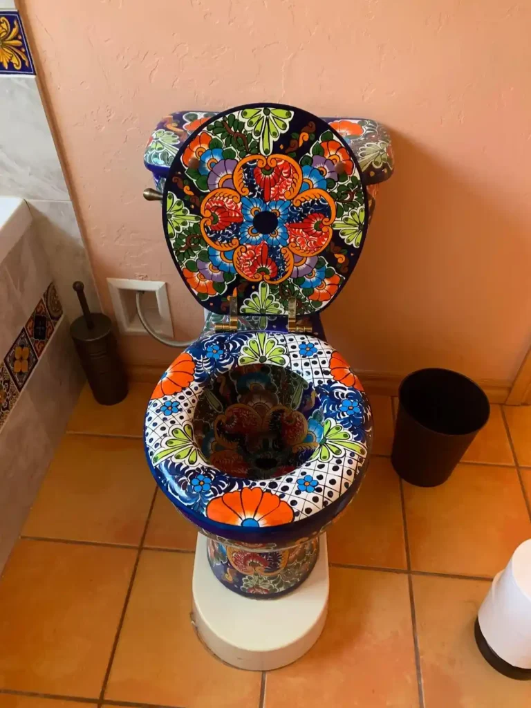 20 Intricate Mexican Toilet Designs Featuring Hand Painted Seats and Talavera Ceramic You Need to See smallhometours.com 2