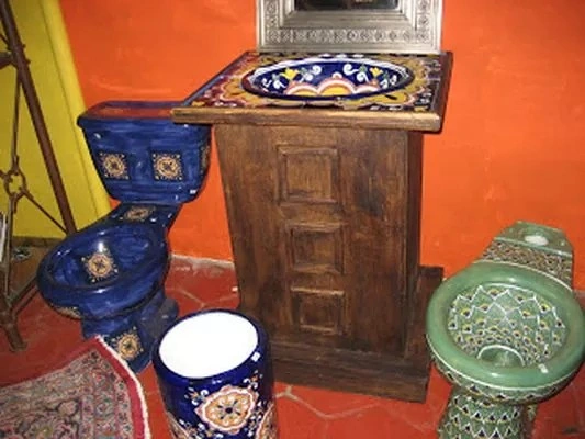 20 Intricate Mexican Toilet Designs Featuring Hand Painted Seats and Talavera Ceramic You Need to See smallhometours.com 4