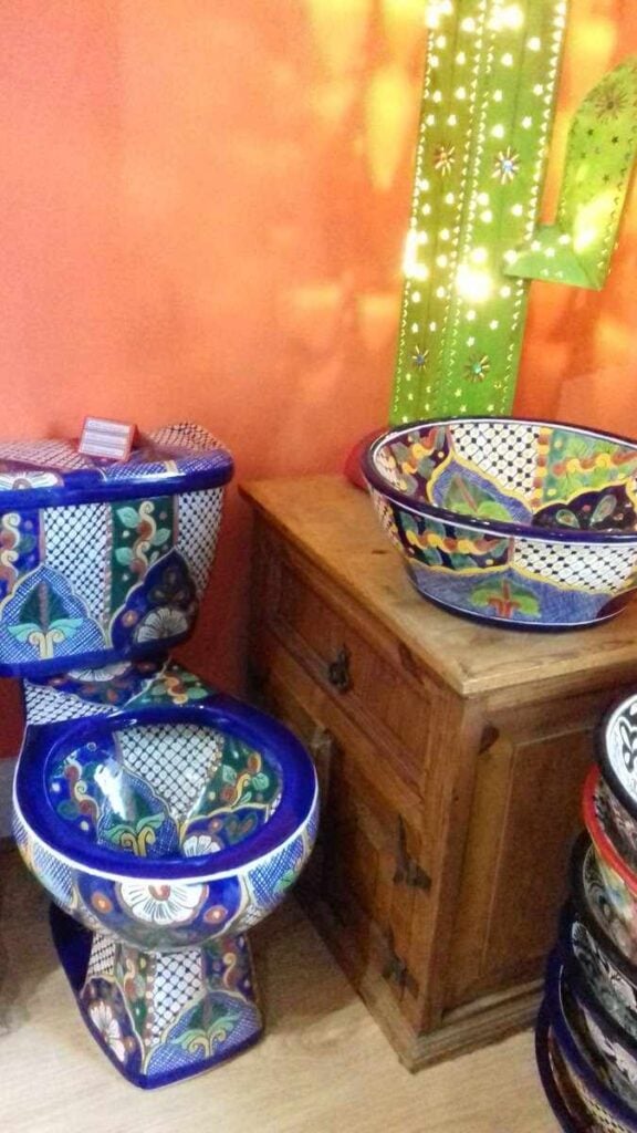 20 Intricate Mexican Toilet Designs Featuring Hand Painted Seats and Talavera Ceramic You Need to See smallhometours.com 7