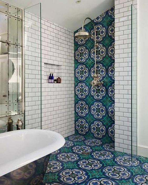 22 Old Mexican House Bathroom Design Ideas With Colorful Hand Painted Talavera Tiles You Need to See smallhometours.com 18