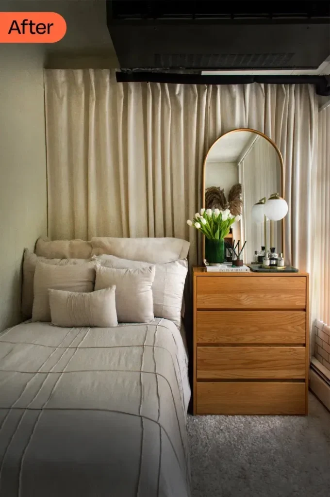 23 Simple College Dorm Room Decorating Ideas That Make Small Spaces Super Cozy smallhometours.com 2