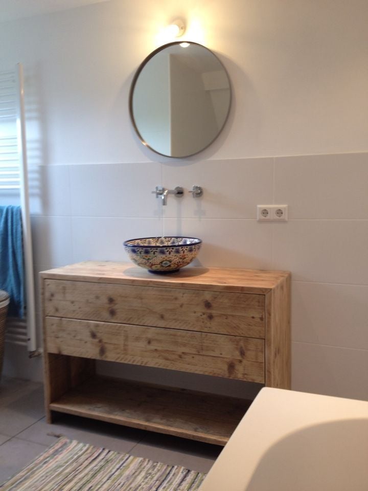 25 Vibrant Mexican Bathroom Sink and Vanity Ideas You Have to See Featuring Painted Ceramic Basin Bowl smallhometours.com 22