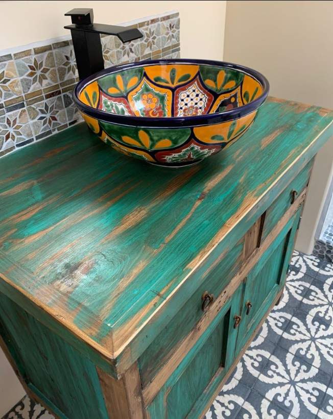 25 Vibrant Mexican Bathroom Sink and Vanity Ideas You Have to See Featuring Painted Ceramic Basin Bowl smallhometours.com 4