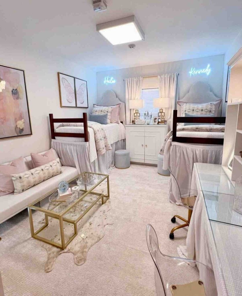 41 Classic College Dorm Room Color Schemes That Turn Small Spaces Into a Home smallhometours.com 14