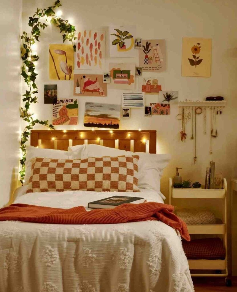 41 Classic College Dorm Room Color Schemes That Turn Small Spaces Into a Home smallhometours.com 17