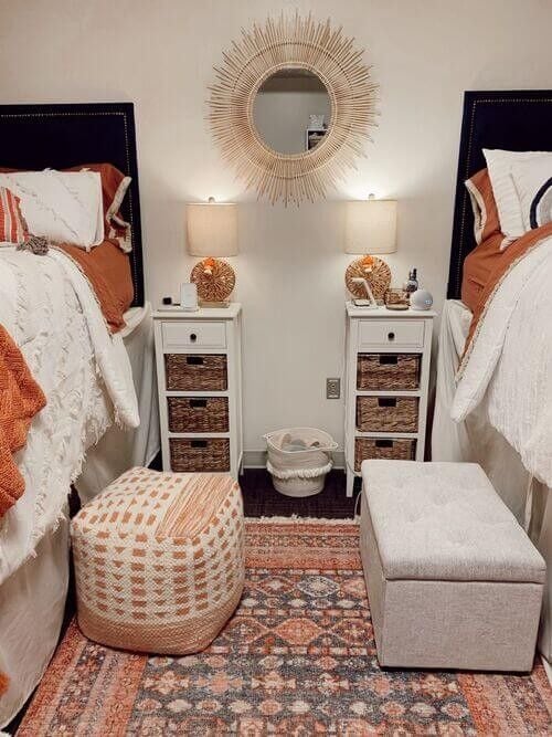 41 Classic College Dorm Room Color Schemes That Turn Small Spaces Into a Home smallhometours.com 4