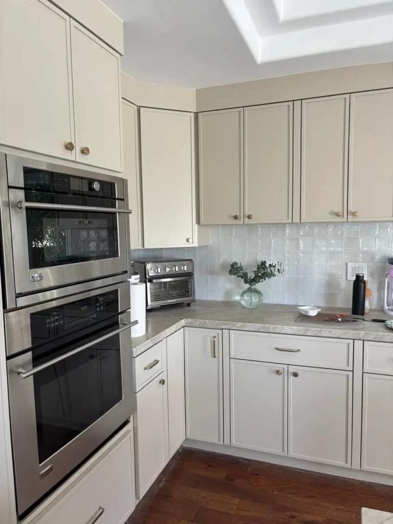 5 Best Paint Colors for a Whole House That You Wont Regret smallhometours.com 19