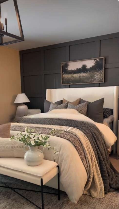 12 Above Bed Decor Ideas That Instantly Elevate Your Bedroom smallhometours.com 1