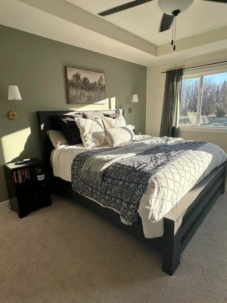 12 Above Bed Decor Ideas That Instantly Elevate Your Bedroom smallhometours.com 2