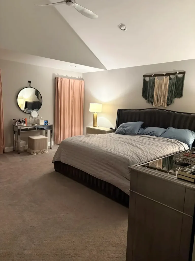 12 Above Bed Decor Ideas That Instantly Elevate Your Bedroom smallhometours.com 25