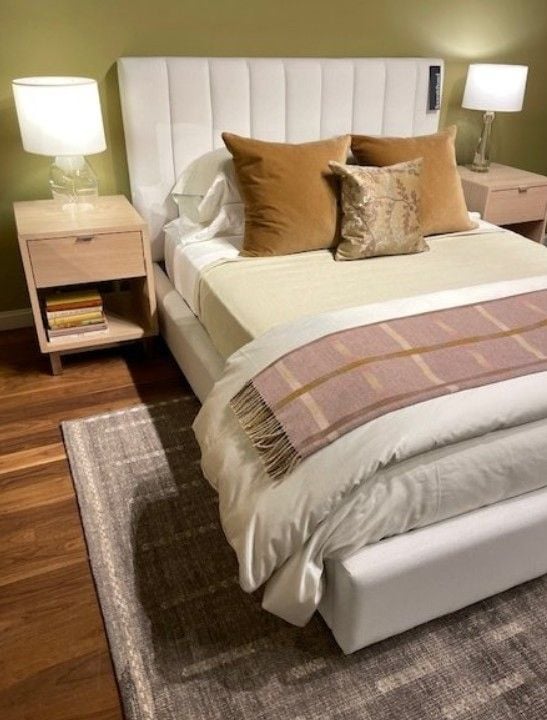 12 Above Bed Decor Ideas That Instantly Elevate Your Bedroom smallhometours.com 31