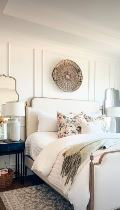 12 Above Bed Decor Ideas That Instantly Elevate Your Bedroom smallhometours.com 4