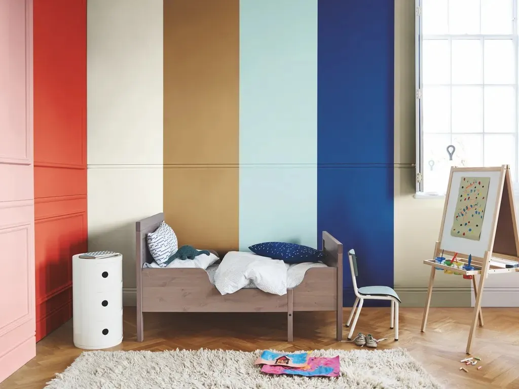 12 Above Bed Decor Ideas for Kids Bedrooms smallhometours.com 18