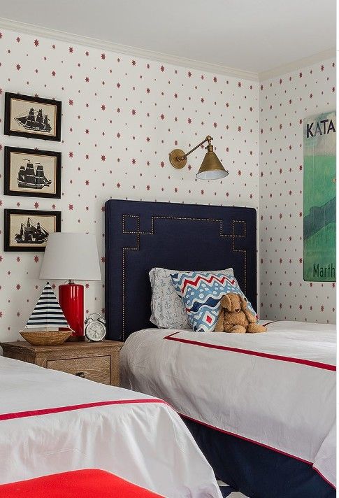 12 Above Bed Decor Ideas for Kids Bedrooms smallhometours.com 23