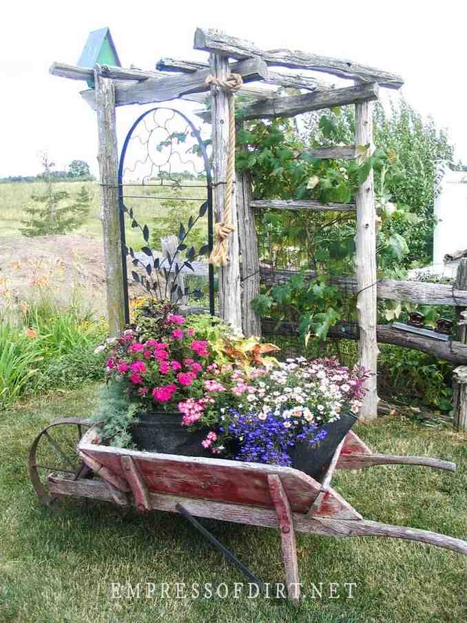 12 Antique Container Garden Ideas Vintage Charm for Any Space smallhometours.com 6