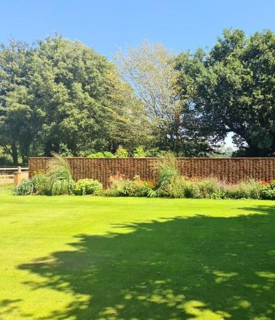 12 Edible Fence Ideas Beautiful Boundaries You Can Actually Harvest smallhometours 28