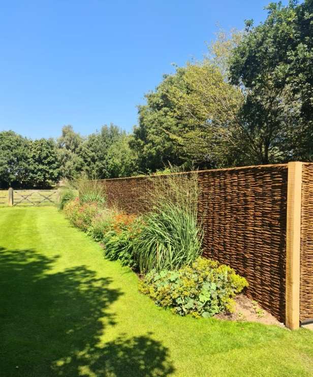 12 Edible Fence Ideas Beautiful Boundaries You Can Actually Harvest smallhometours 29