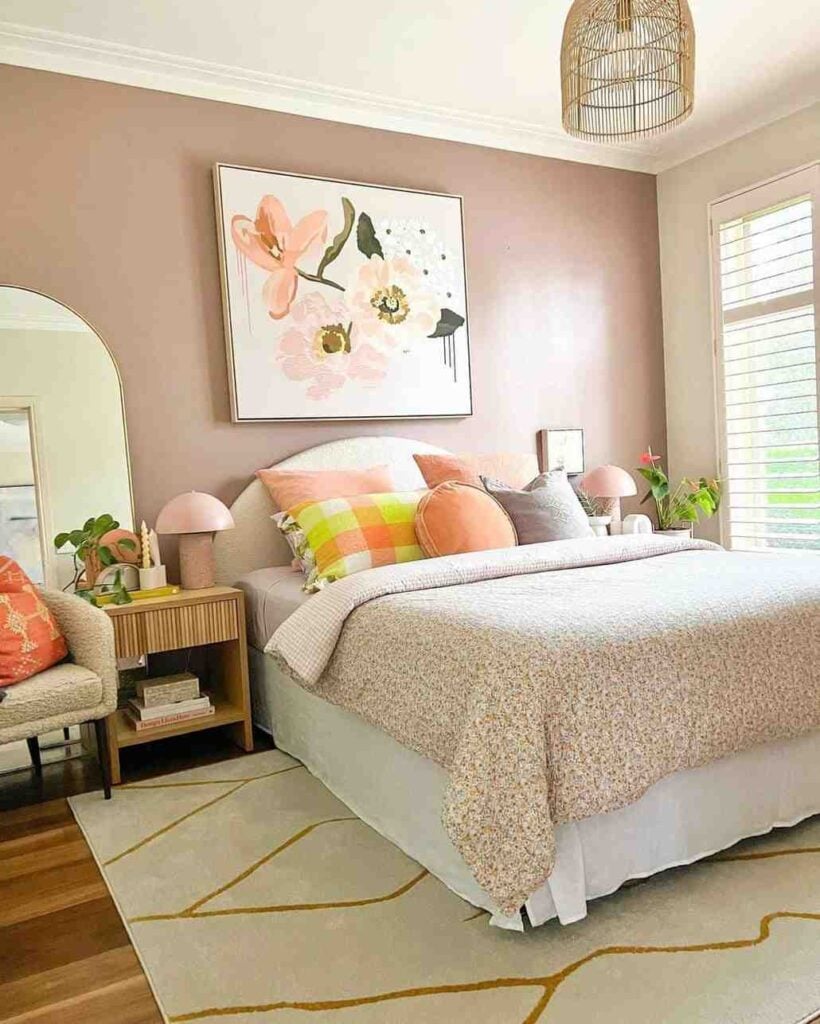 12 Pink Above Bed Decor Ideas to Instantly Elevate Your Bedroom smallhometours.com 1