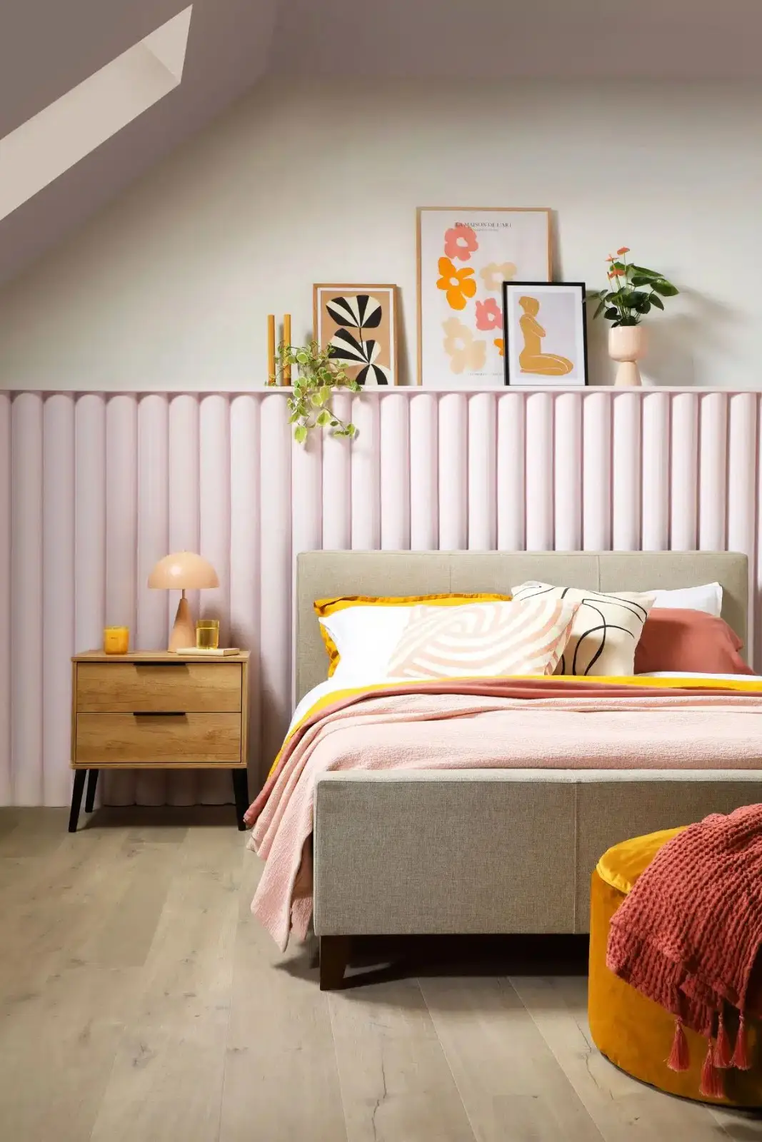 12 Pink Above Bed Decor Ideas to Instantly Elevate Your Bedroom smallhometours.com 11