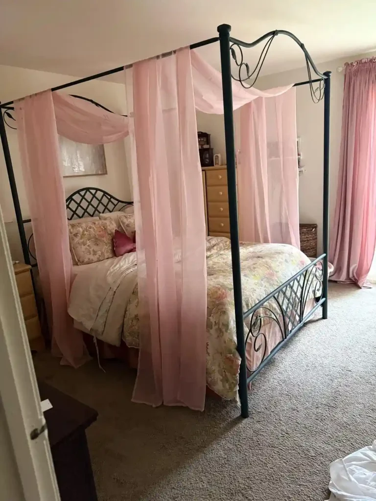 12 Pink Above Bed Decor Ideas to Instantly Elevate Your Bedroom smallhometours.com 14