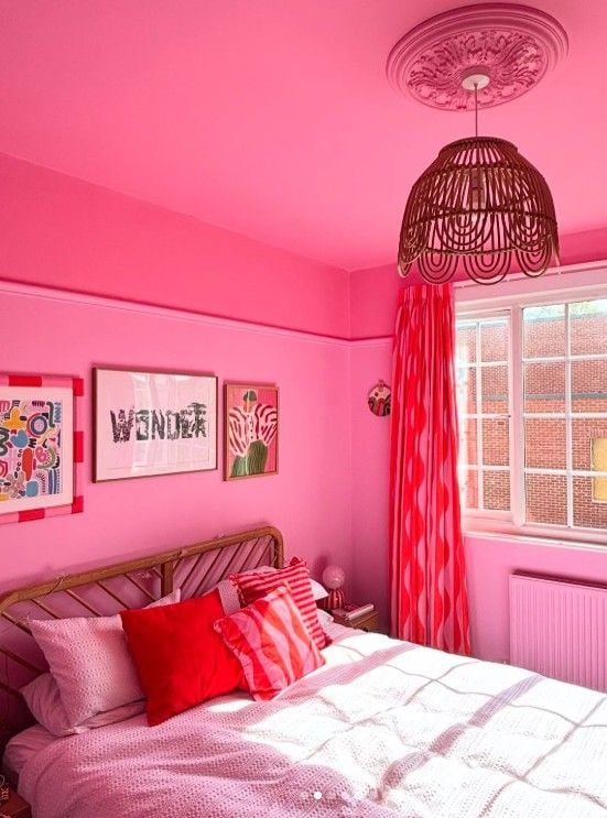 12 Pink Above Bed Decor Ideas to Instantly Elevate Your Bedroom smallhometours.com 18