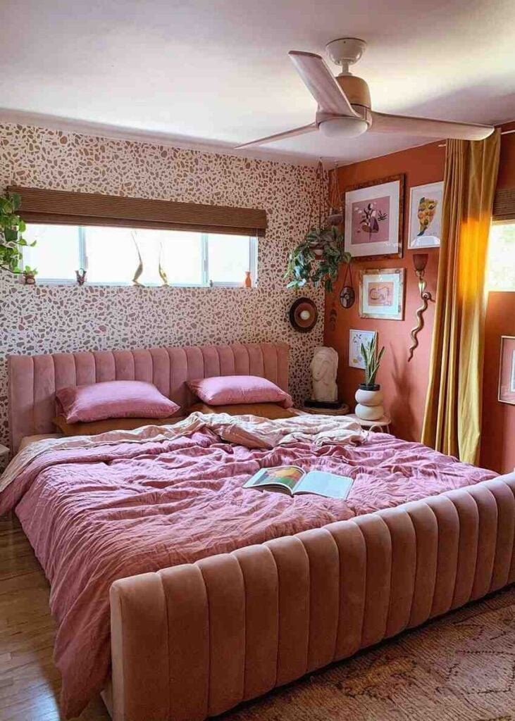 12 Pink Above Bed Decor Ideas to Instantly Elevate Your Bedroom smallhometours.com 19