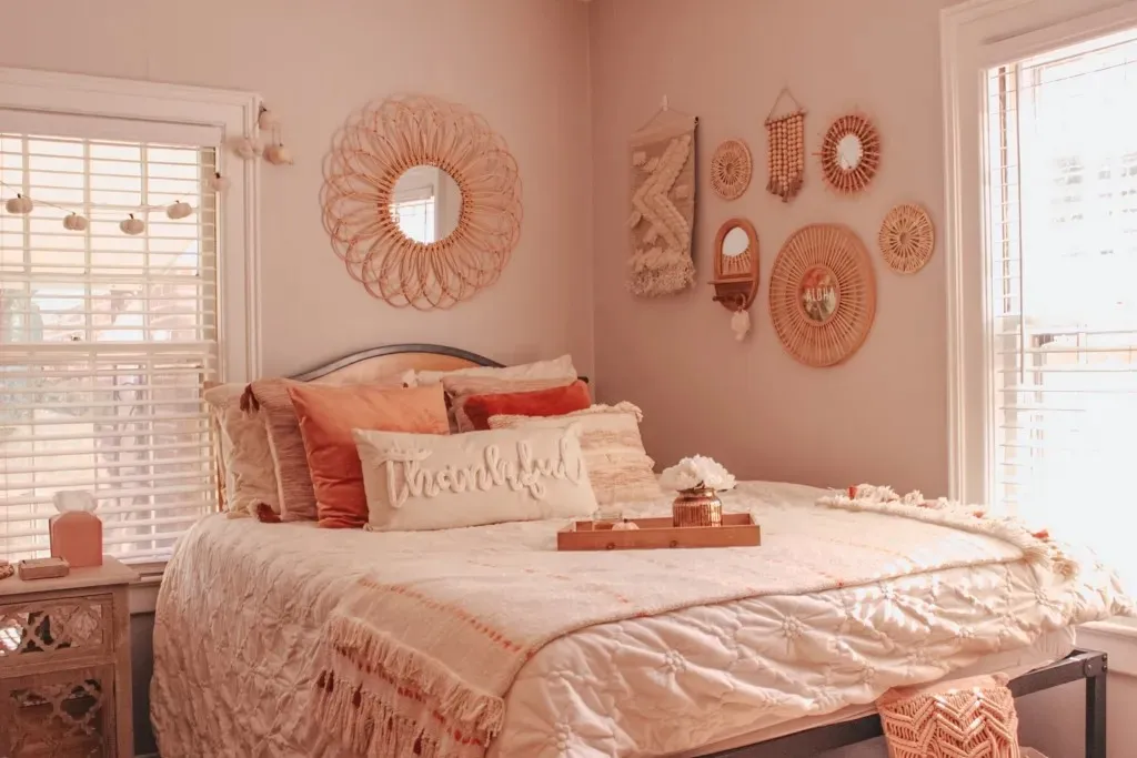 12 Pink Above Bed Decor Ideas to Instantly Elevate Your Bedroom smallhometours.com 9