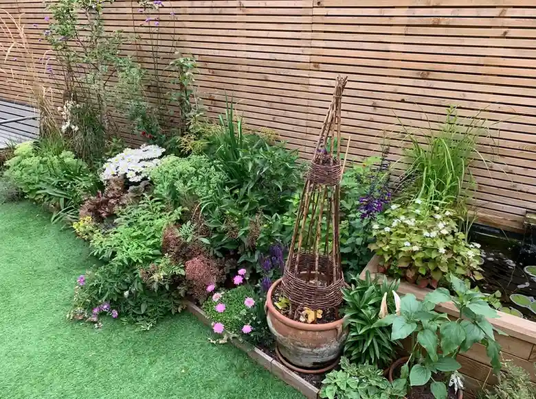 15 Mini Backyard Food Forest Garden Ideas Perfect for Small Spaces smallhometours.com 25